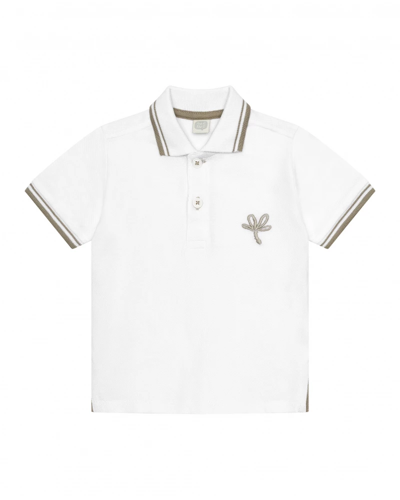 polo-blanco-para-nino-con-ribetes-en-contraste-y-bordado